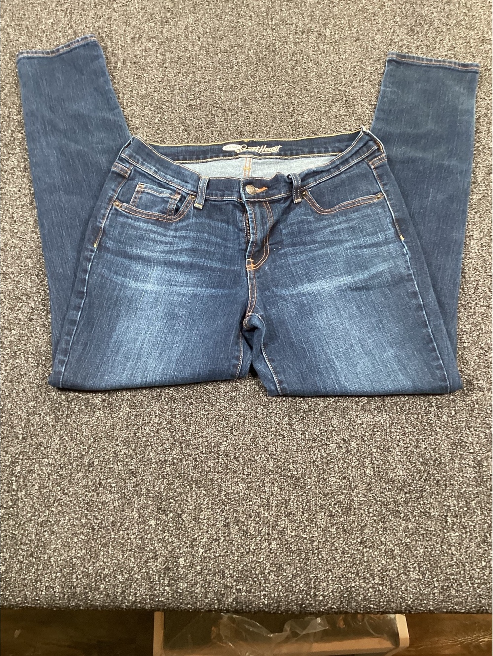 Old Navy Sweetheart Skinny Jeans in Medium Blue Wash, Size 6
